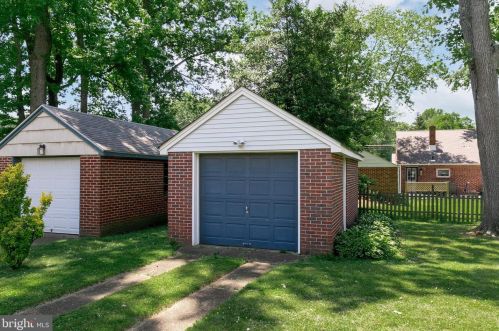 1004 Oakwood Rd, Haddonfield NJ 08033-3632 exterior