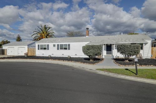 37112 Locust St, Newark, CA 94560-2823