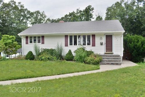 256 Rafkind Rd, Bloomingdale, NJ 07403-1520