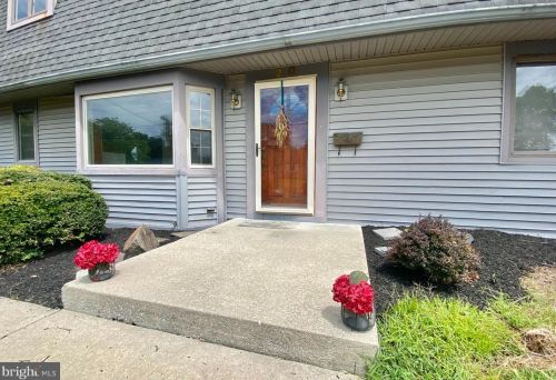 20 Elinor Ave, Stratford, NJ 08084-1714