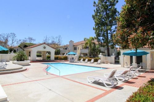 750 Breeze Hill Rd, Vista CA  92081-4300 exterior