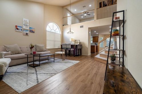 8420 Alvin High Ln, Austin TX  78729-3770 exterior