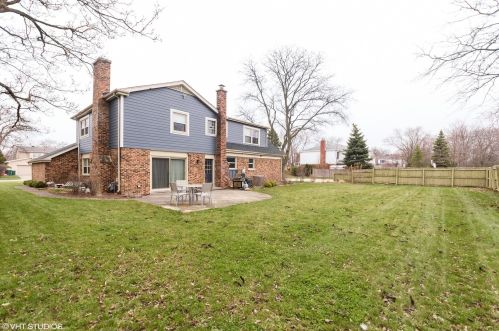 900 King Richards Ct, Bannockburn IL  60015-2627 exterior