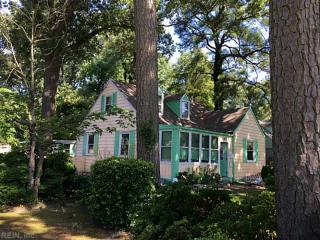 9607 Sherwood Pl, Norfolk, VA 23503-1722