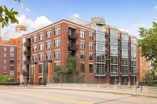 100 2nd St, Minneapolis MN  55401-1421 exterior