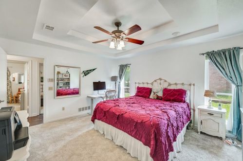 2614 Timberleaf Dr, Carrollton TX 75006-2040 exterior