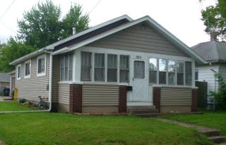 322 Christopher St, Pekin, IL 61554-5149