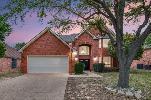 2112 Bishop Dr, Lewisville, TX 75028-3738