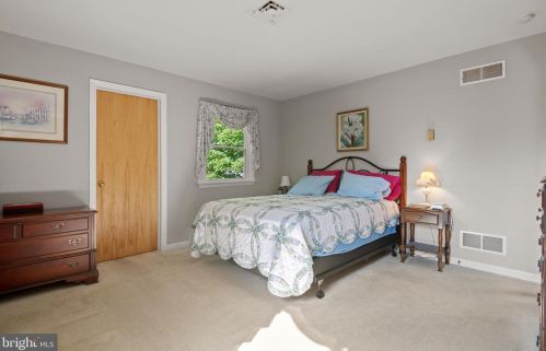 1883 Manchester Ln, Lancaster PA  17601-6210 exterior