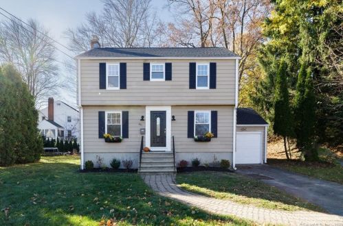 691 Bunker Hill Ave, Waterbury, CT 06708-1836