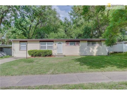 9311 Widmer Rd, Shawnee Mission, KS 66215-3152