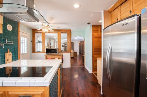 16273 Rancho Escondido Dr, Riverside CA  92506-5814 exterior