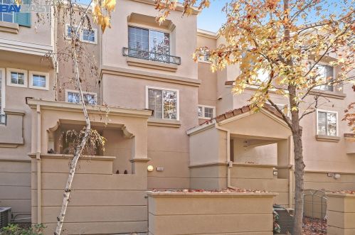 1489 Gingerwood Dr, Milpitas, CA 95035-2455
