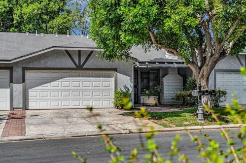 9072 Chaucer Cir, Riverside, CA 92503-5739