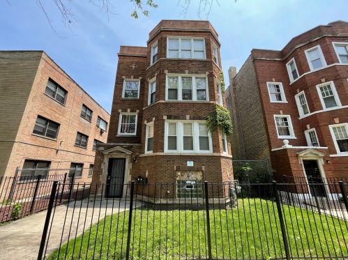 8215 Maryland Ave, Chicago, IL 60619-5380