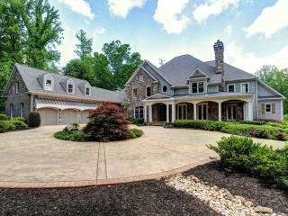 3321 Chimney Ln, Roswell, GA 30075-5288