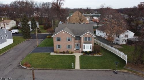 7 Norwood Cir, Clark, NJ 07066-1217