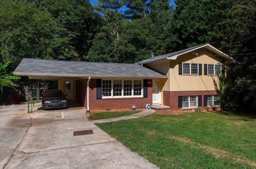 1032 Casa Dr, Clarkston GA  30021-1108 exterior