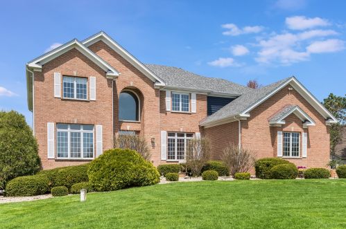 23920 Hunt Club Ct, Naperville, IL 60564-5312