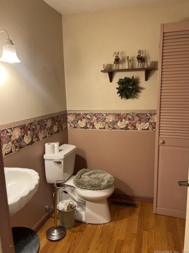 80 Trolley Crossing Ln, Middletown CT  06457-5845 exterior
