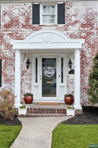 37 Highland Rd, Ridgewood, NJ 07452-2318