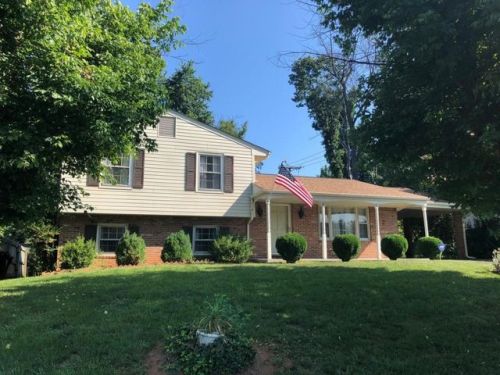 862 Finney Dr, Vinton, VA 24179-2920