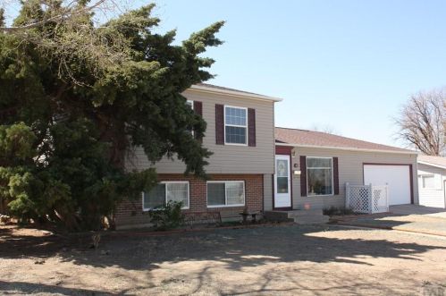 80 Caledonia Rd, Pueblo, CO 81001-1425