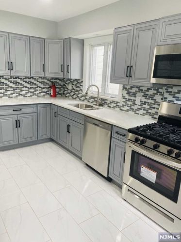 549 Anderson Ave, Wood-Ridge, NJ 07075-2325