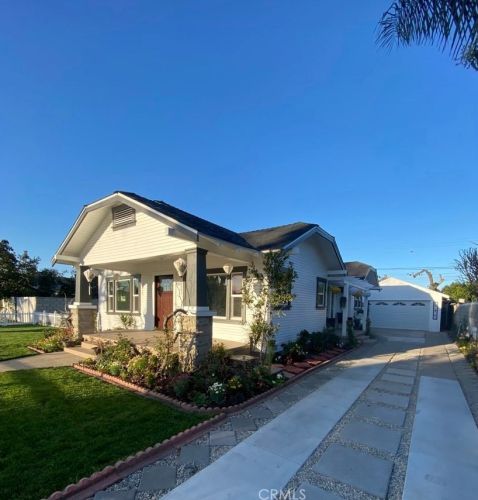 1020 Hickory St, Santa Ana CA  92701-6004 exterior