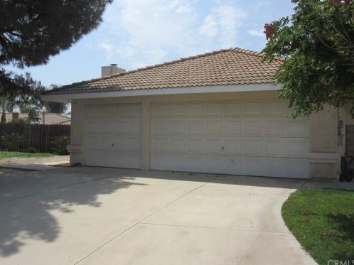 18835 Bob White Ct, Bloomington, CA 92316-2753