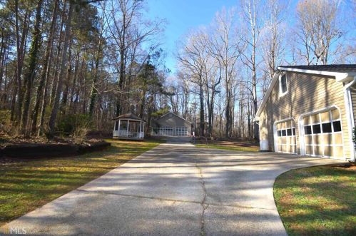 135 Bennington Dr, Stockbridge, GA 30281-4098