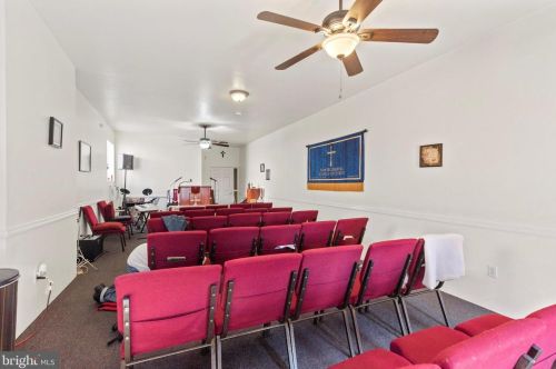 2119 Chelten Ave, Philadelphia PA 19138-2519 exterior