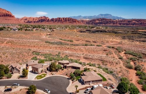 485 Praya Dr, Kayenta UT exterior