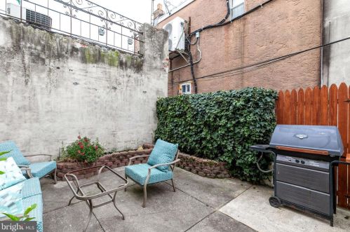 1318 Jackson St, Philadelphia PA  19148-2931 exterior