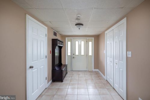 15 Delaware Ave, Trenton NJ  08628-2002 exterior