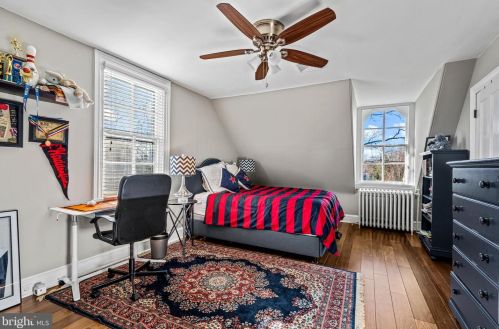 114 Kings Hwy, Tavistock NJ 08033-1981 exterior