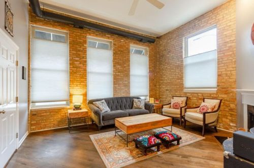 1857 Damen Ave, Chicago, IL 60647-5510
