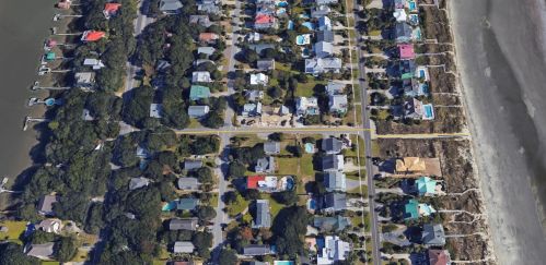 816 Palm Blvd, Isle Of Palms SC  29451-2218 exterior