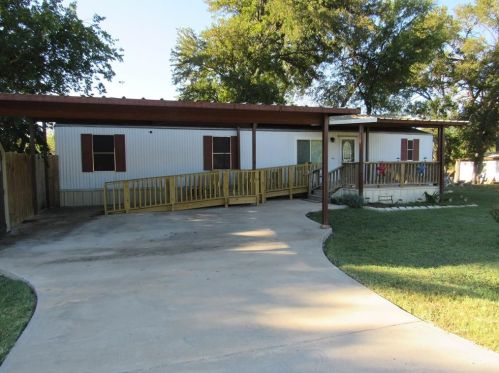 3317 Robinson Creek Dr, Granbury, TX 76048-3261