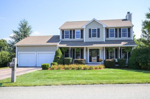 2 Mountain Laurel Dr, Coventry, RI 02816-7694