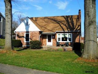 303 Forrest St, York PA  17404-5007 exterior