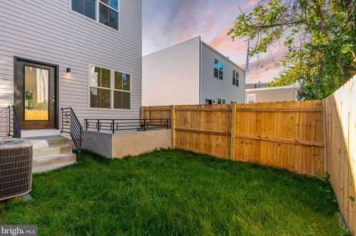 1300 24th St, Philadelphia PA  19121-4703 exterior