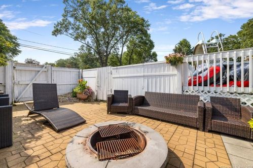 5 Glenbrook Rd, Kensington, CT 06037-2012