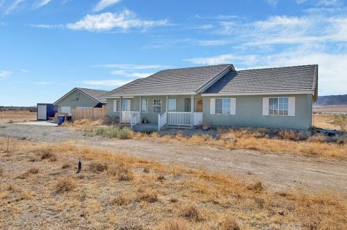 7554 Avenue, Lancaster, CA