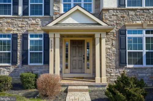 2275 Coach Light Ln, Lancaster, PA 17601-5947
