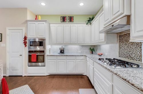 6639 Deleon St, Irving TX  75039-3437 exterior