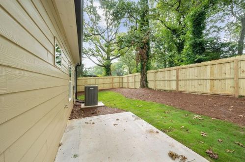 1382 Gus Thornhill Jr Dr, Atlanta GA  30344-3556 exterior