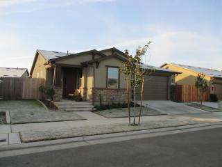 3150 Holland Ave, Clovis, CA 93619-8936