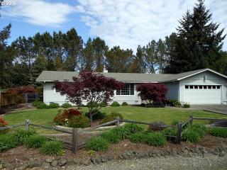 151 Camino Francisco Ave, Roseburg, OR 97471-9693