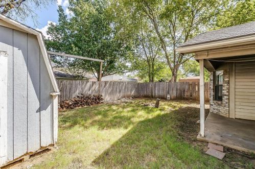 1824 Lincolnshire Way, Fort Worth TX  76134-5584 exterior
